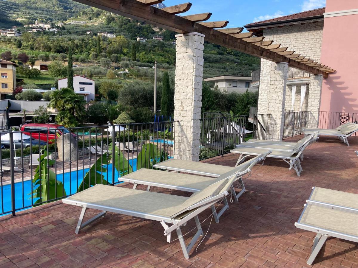 Residenza Le Due Torri Aparthotel Riva del Garda Exterior photo