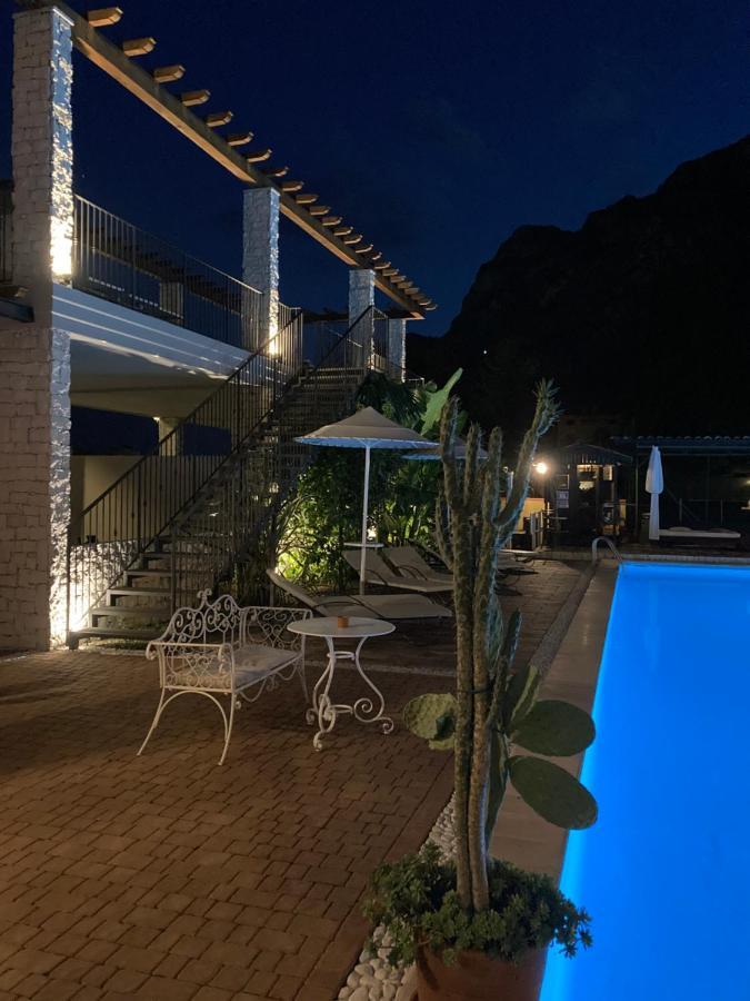 Residenza Le Due Torri Aparthotel Riva del Garda Exterior photo