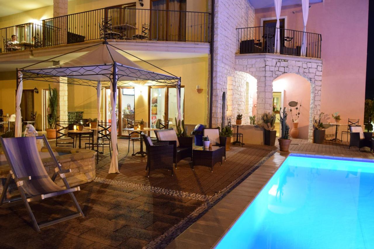 Residenza Le Due Torri Aparthotel Riva del Garda Exterior photo
