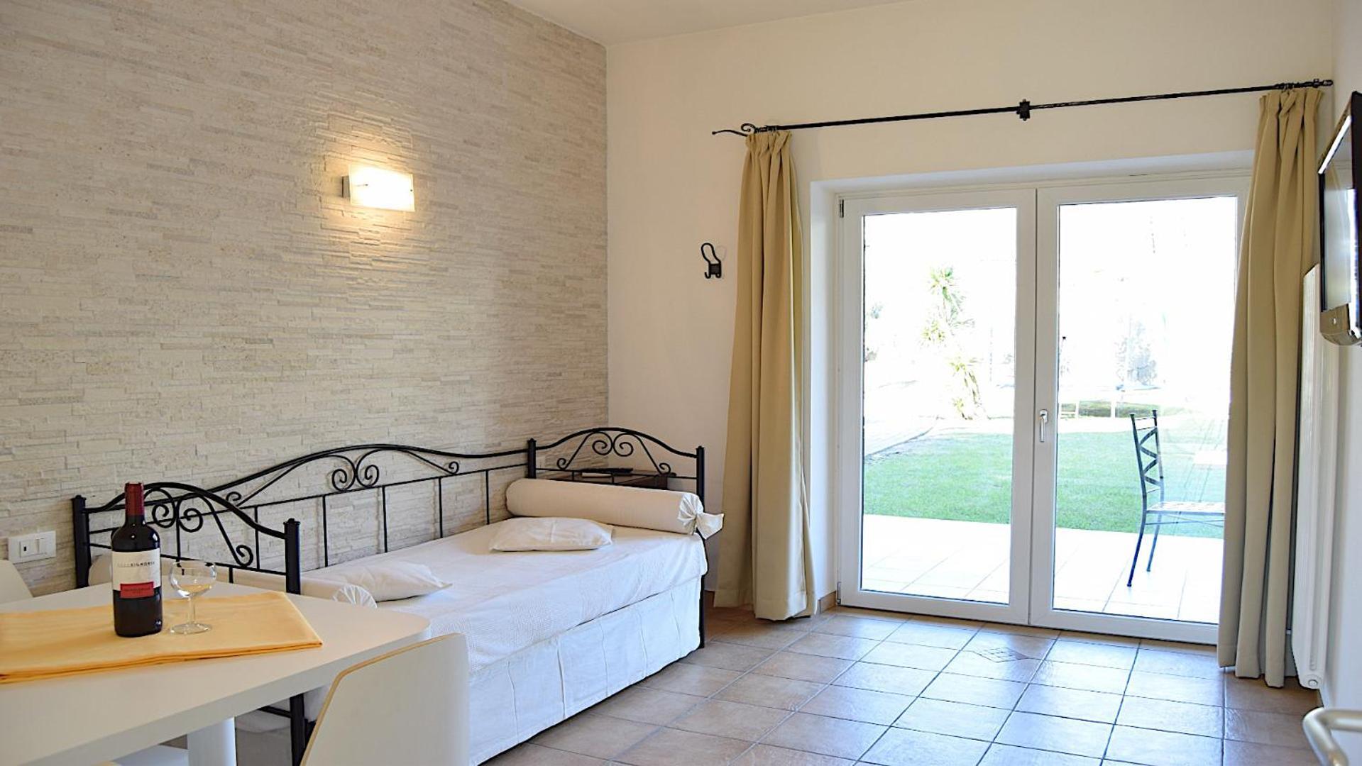 Residenza Le Due Torri Aparthotel Riva del Garda Exterior photo